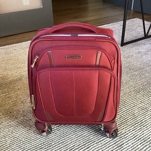 SAMSONITE 4 Spinner CarryOn Cabernet Red Excellent condition